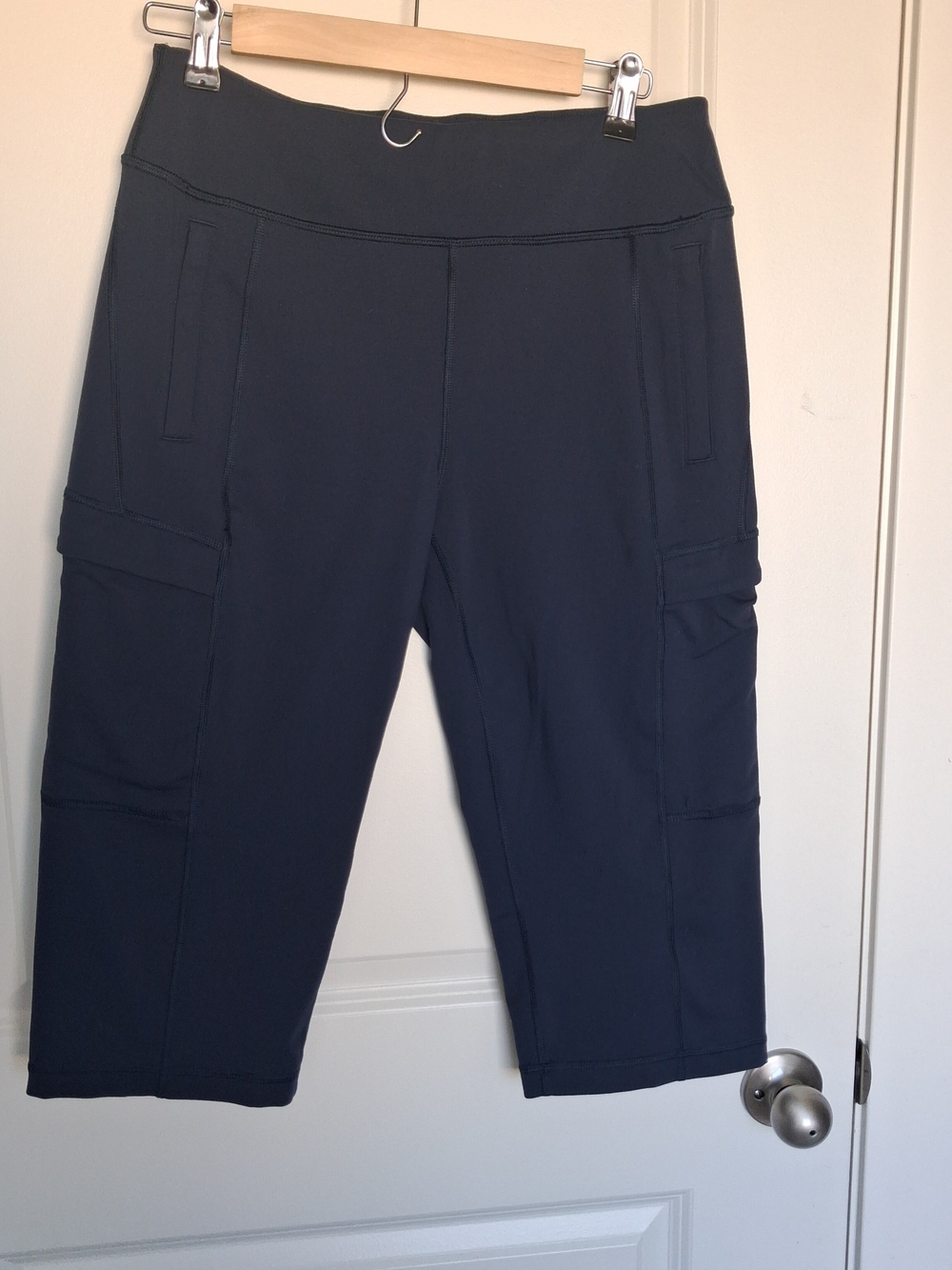 Duluth Trading Co. NoGA Namastash Cargo Capris – Navy Blue – Women's Small